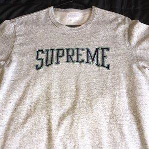 Supreme tee size L